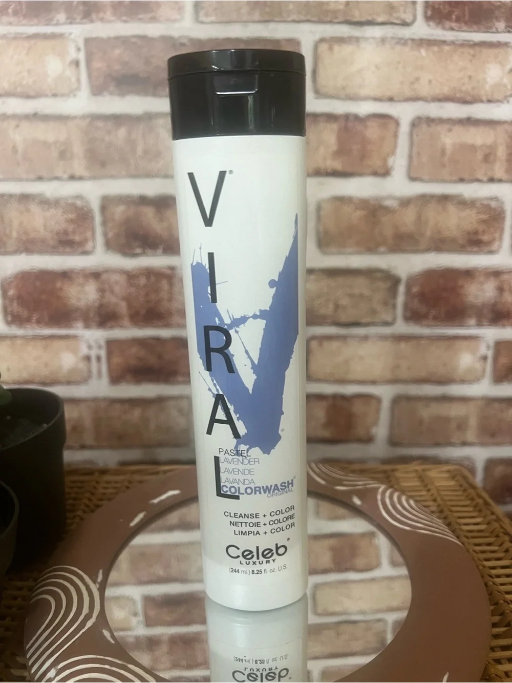 VIRAL Celeb Luxury       Lavender Colorwash Shampoo — Lavender